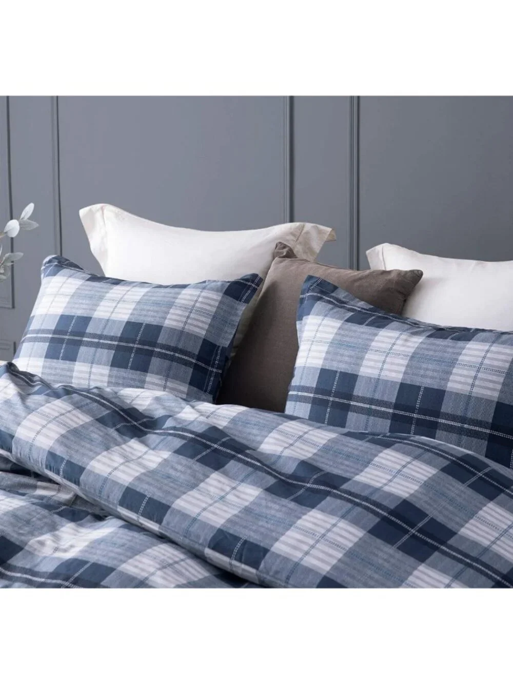 Cozy Queen Comforter Set, 600 Thread Count Cotton, Navy Blue & Grey Plaid, 3